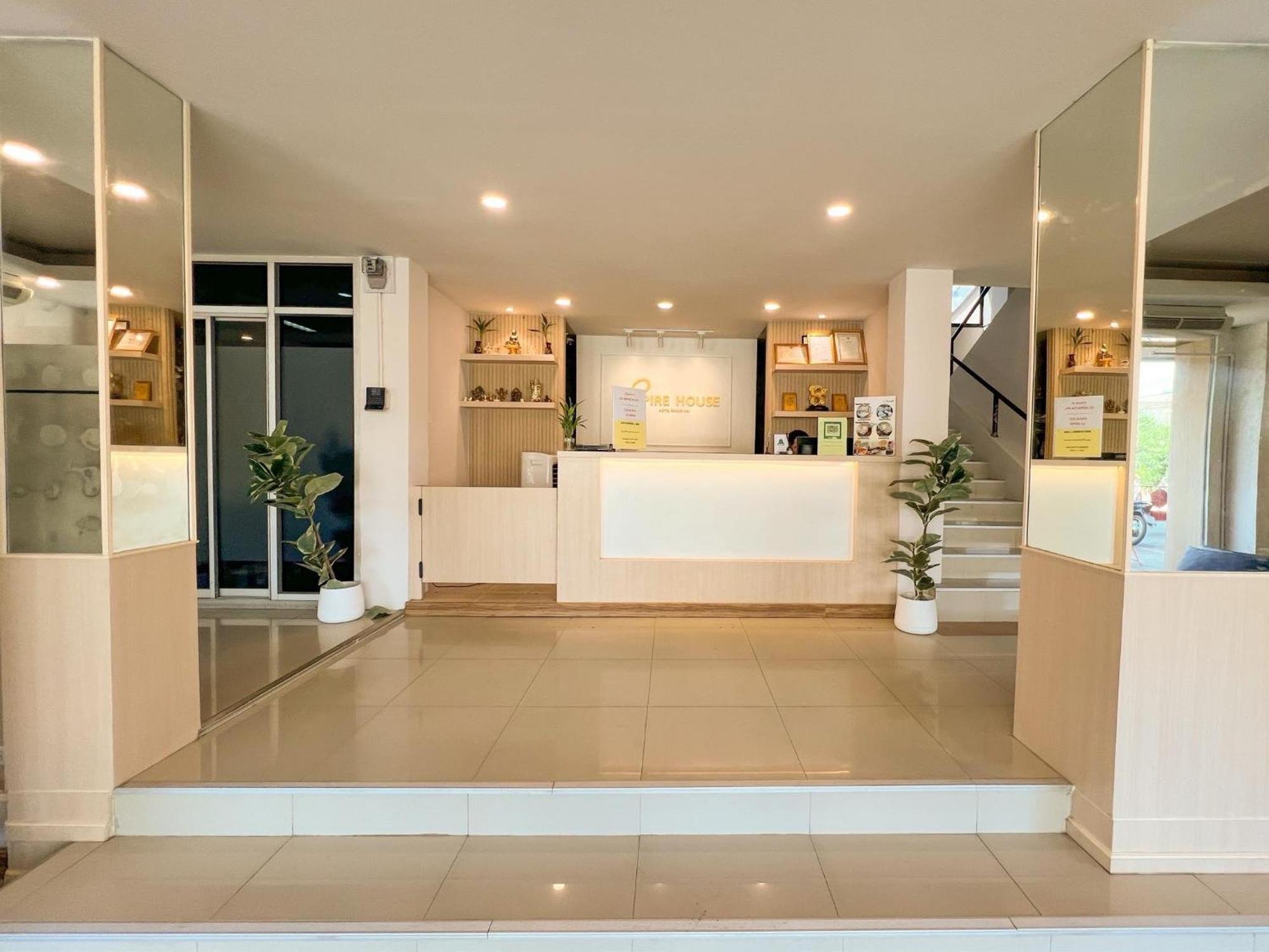 צ'יאנג מאי Inspire House Hotel מראה חיצוני תמונה